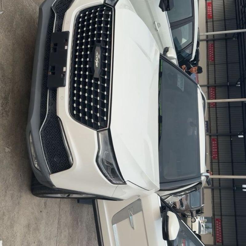 SUV T700