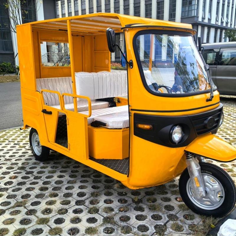 MOTO ELECTRIQUE HAUTE PERFORMANCE 7 PLACE