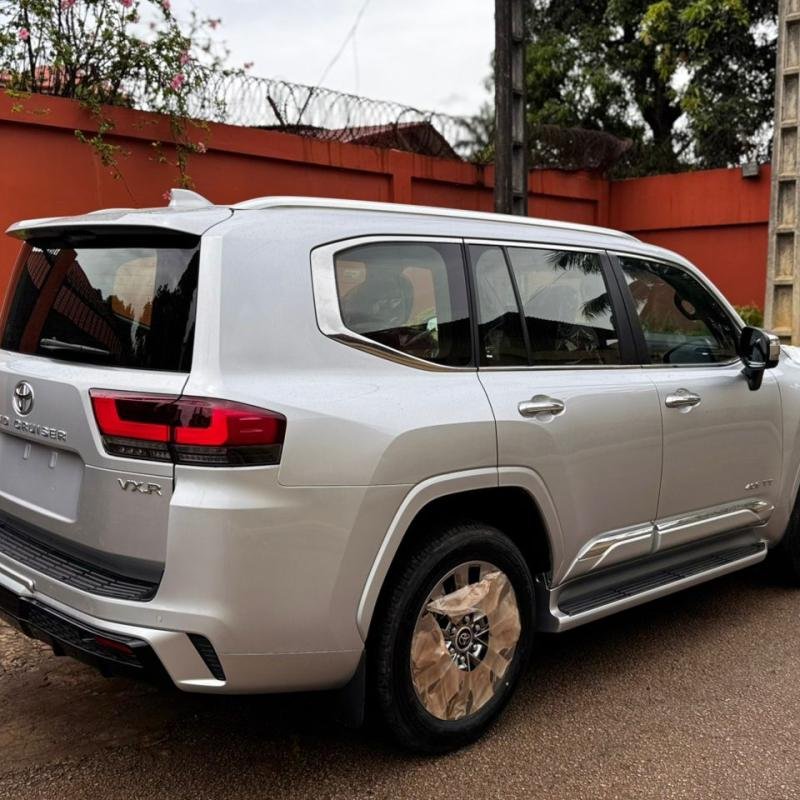 TOYOTA LAND CRUISER VXR
